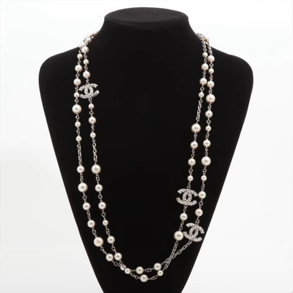 Pre-owned Chanel Graduated CC Crystal Necklace